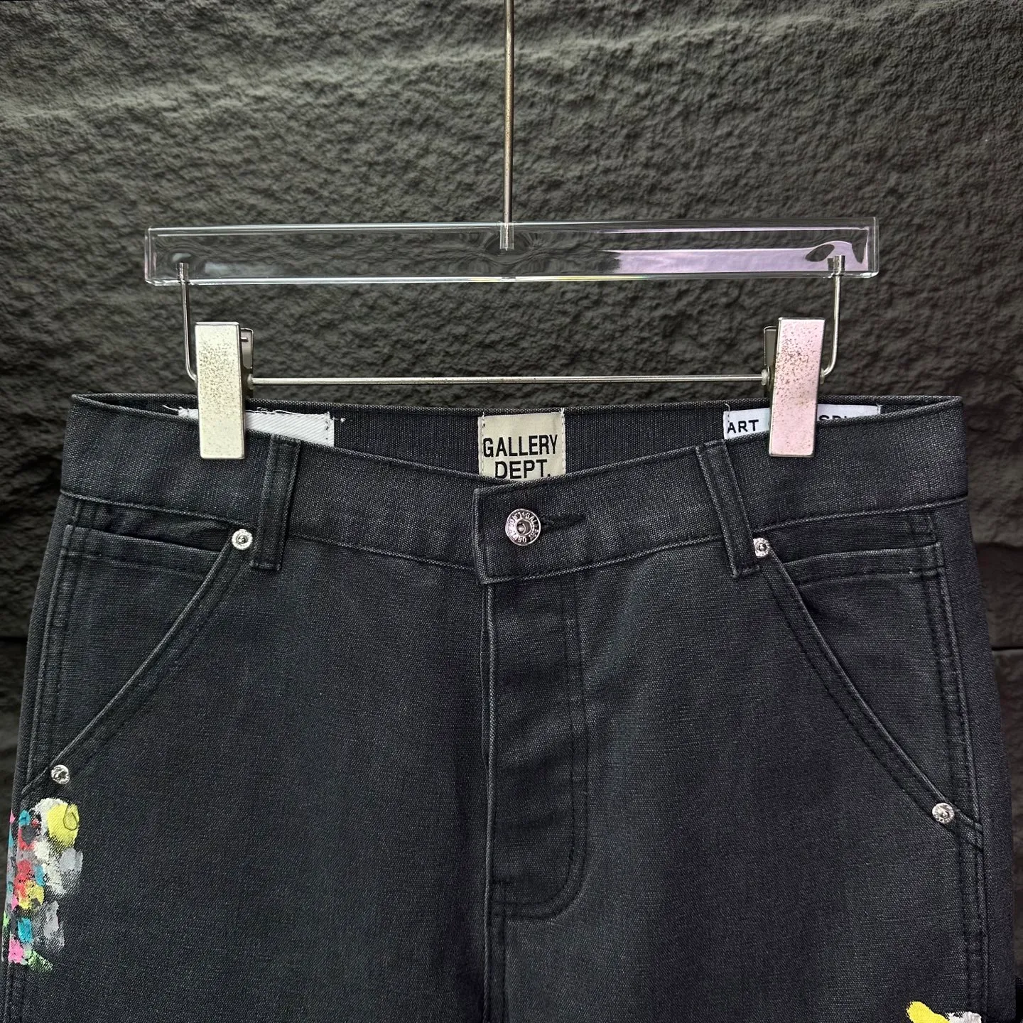 P260 GALLERY DEPT. 2025 new patchwork hand-painted splash-ink couple style loose bootcut jeans 🔥High version🔥High version🔥Top ceiling quality Styles with different washed textures, very friendly to people with thin legs and thick legs, the bootcut version is very flattering to the leg shape Moderate length that never goes out of style, easy to match with casually, basic styling for various styles, a must-have in the wardrobe! The fabric is stiff but also makes the upper body soft without losing texture. The washing process is even more perfect. It is a must-have item for everyone! ! ! Washed wheat, hang tag, pants label, three complete labels Color: dark gray Size: 28, 30, 32, 34, 36 (five sizes)